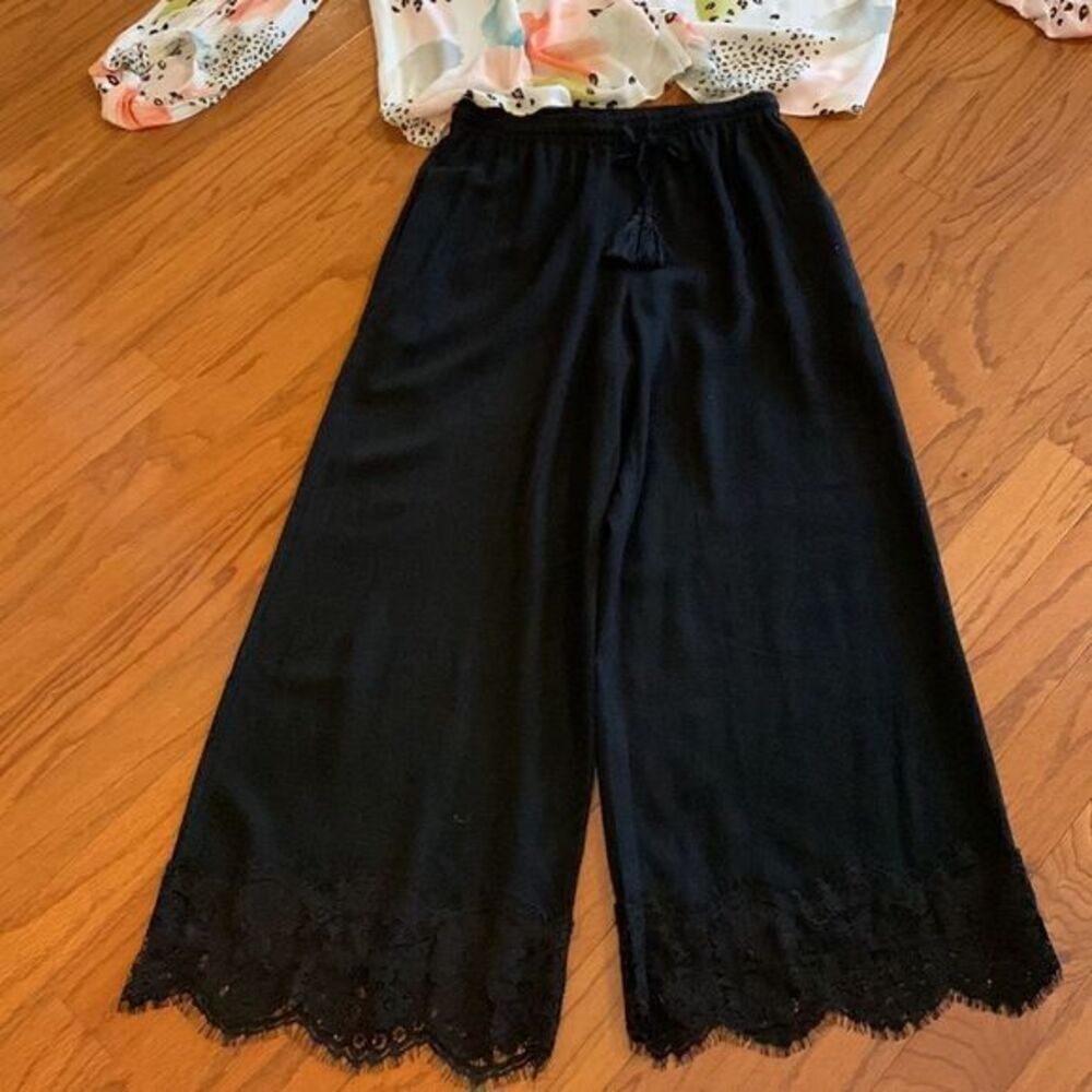 Suzanne Betro Size large elastic waist black pants with lace detail NWT